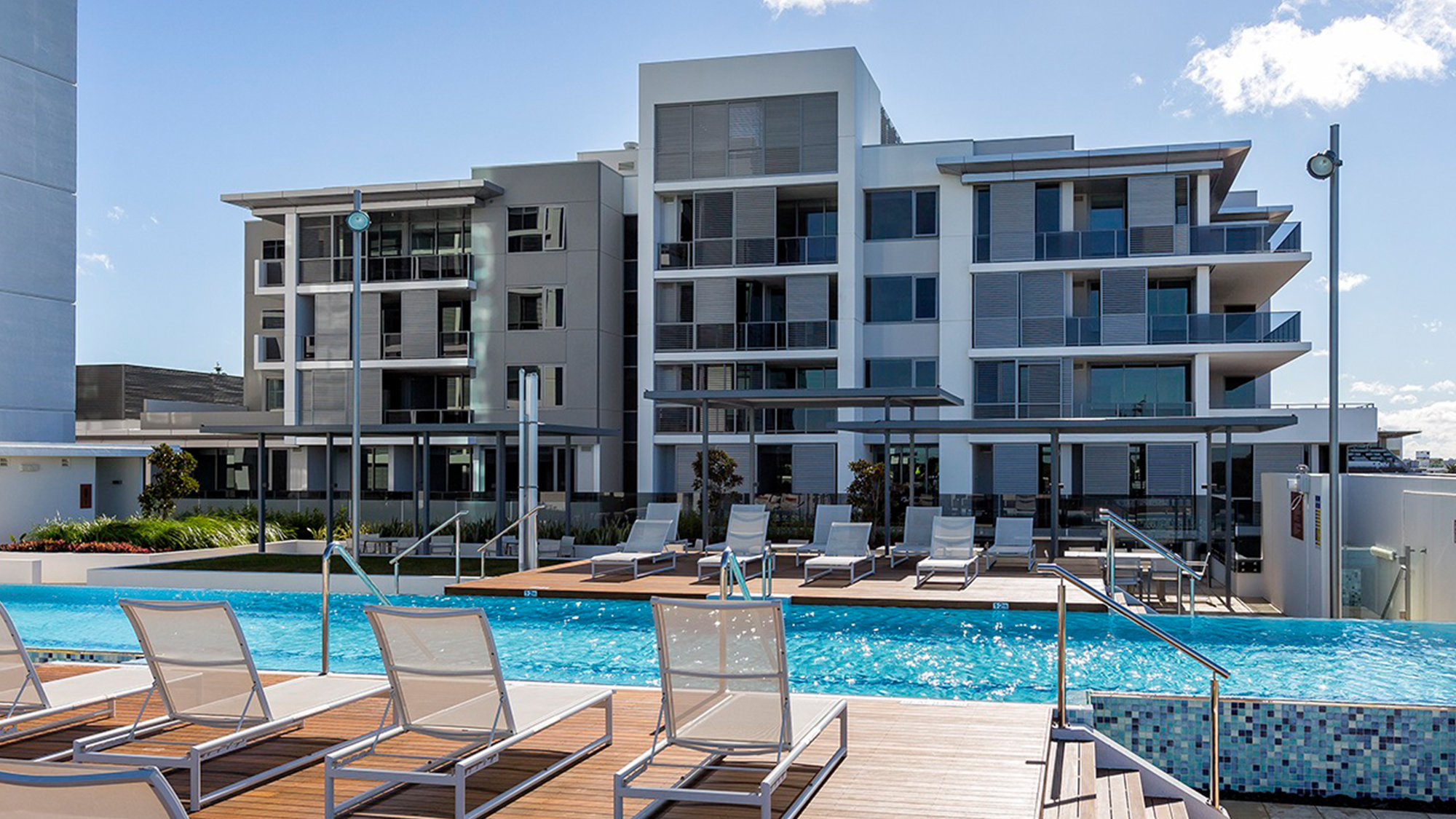 Queens Riverside apartments exterior
